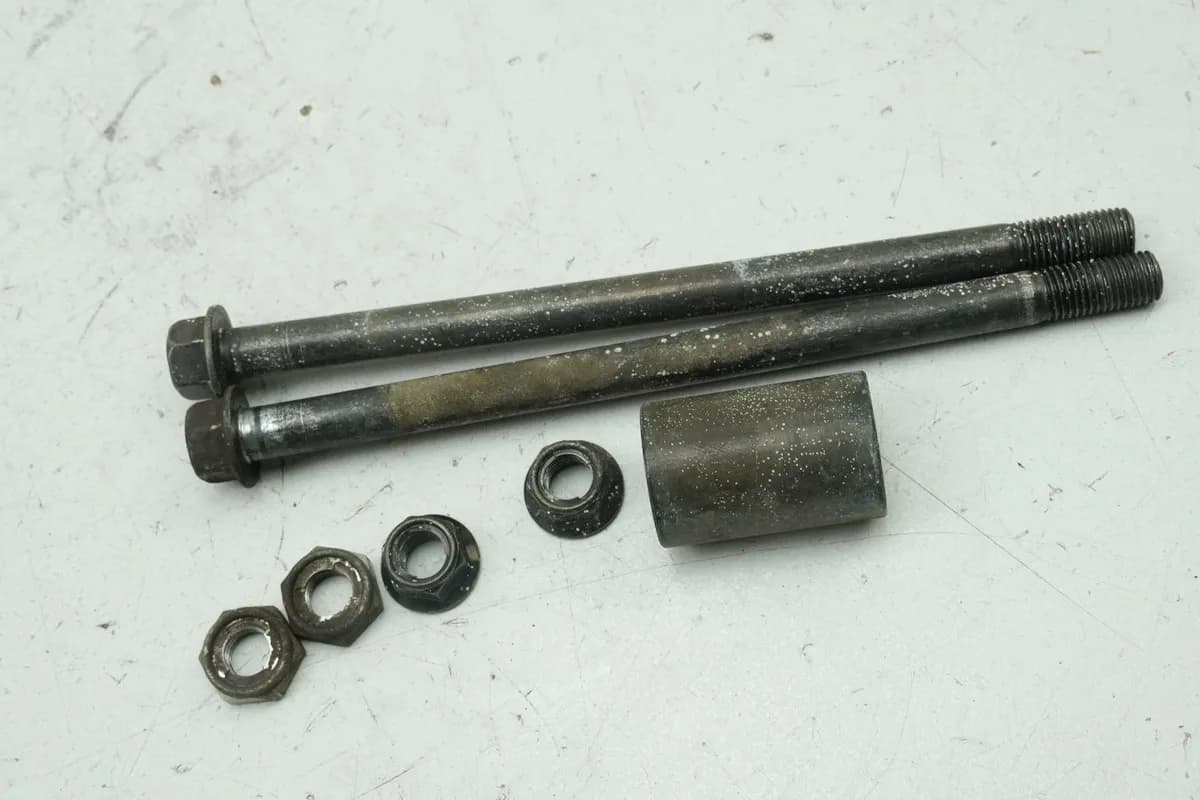 KAWASAKI Z 650 ER650HA2 Achse Motor Halterung Motor Motorhalten Schraube Bolzen