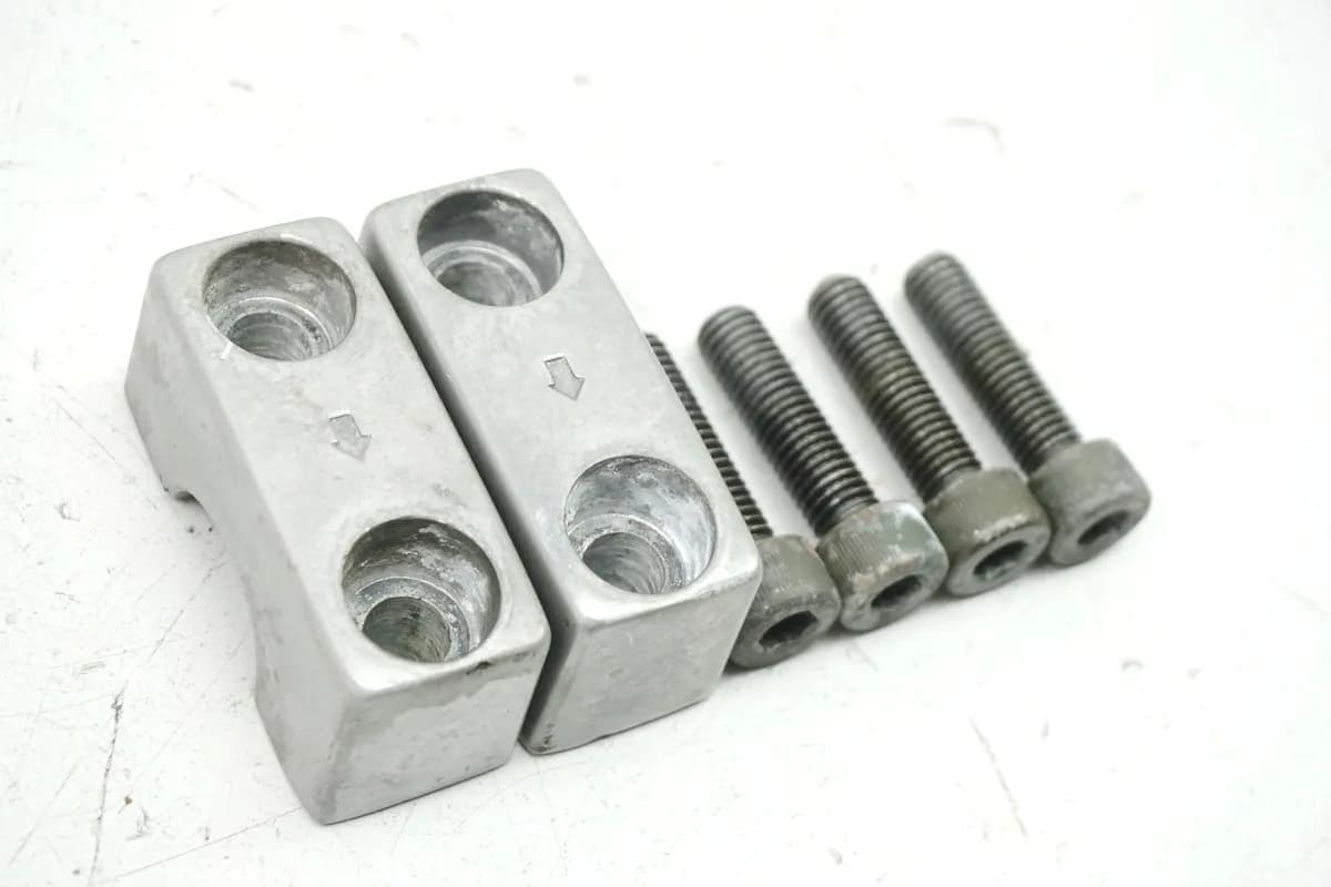 KAWASAKI EL 250 B ELIMINATOR Lenkerklemmung oben Halter Lenker Riser