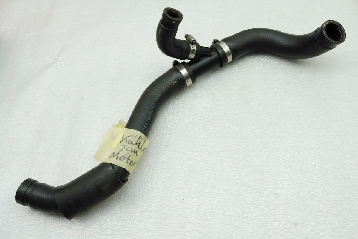 HONDA CBR 600 RR PC40 Kühlerschlauch Kühler --> Wasserpumpe --> Ölkühler 07-13