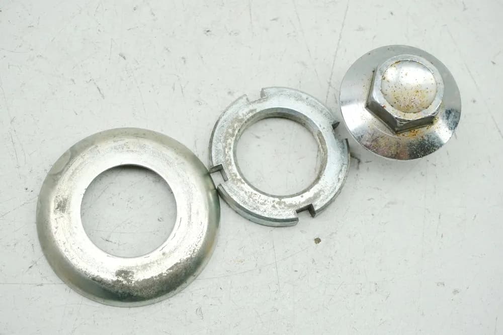 KAWASAKI EL 250 B ELIMINATOR Mutter Sicherung Lenkkopf Gabelbrücke Schraube