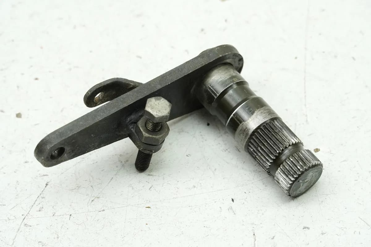 YAMAHA XV 750 4PW VIRAGO Halter Bremspedal Welle Fußbremspedal