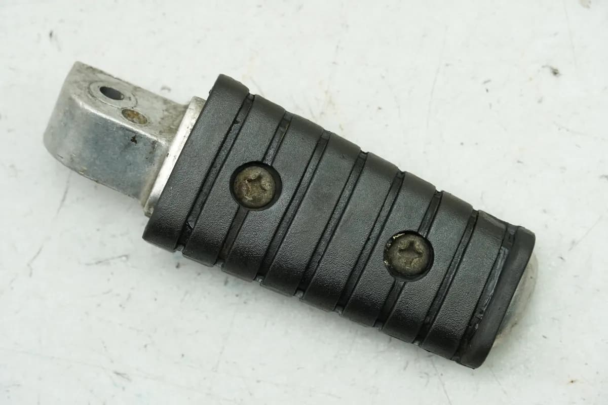 YAMAHA XV 750 4PW VIRAGO Fußraste Sozius rechts hinten Footrest