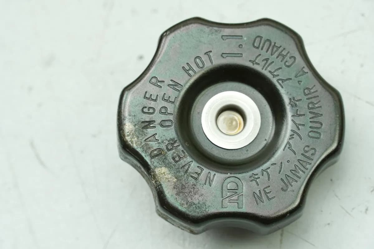 KAWASAKI ZZR 1100 D ZXT10D G Kühlerdeckel Verschluß Kappe Kühler Stutzen