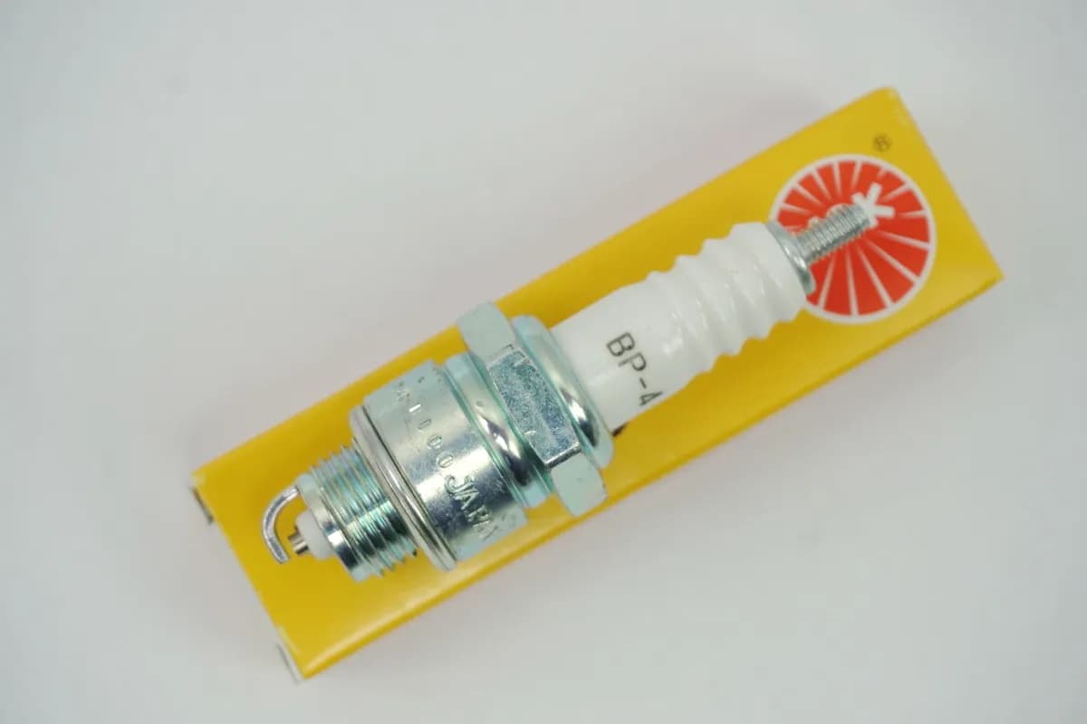 Zündkerze NGK - BP-4 2911 - NEU