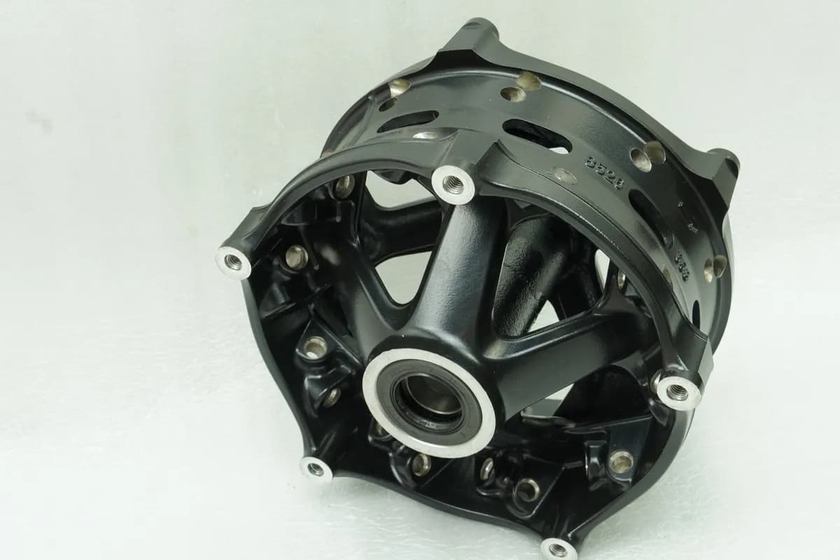 BMW F 850 GS (Adventure) K81 K82 - Radnabe (für Felge vorn Vorderrad)