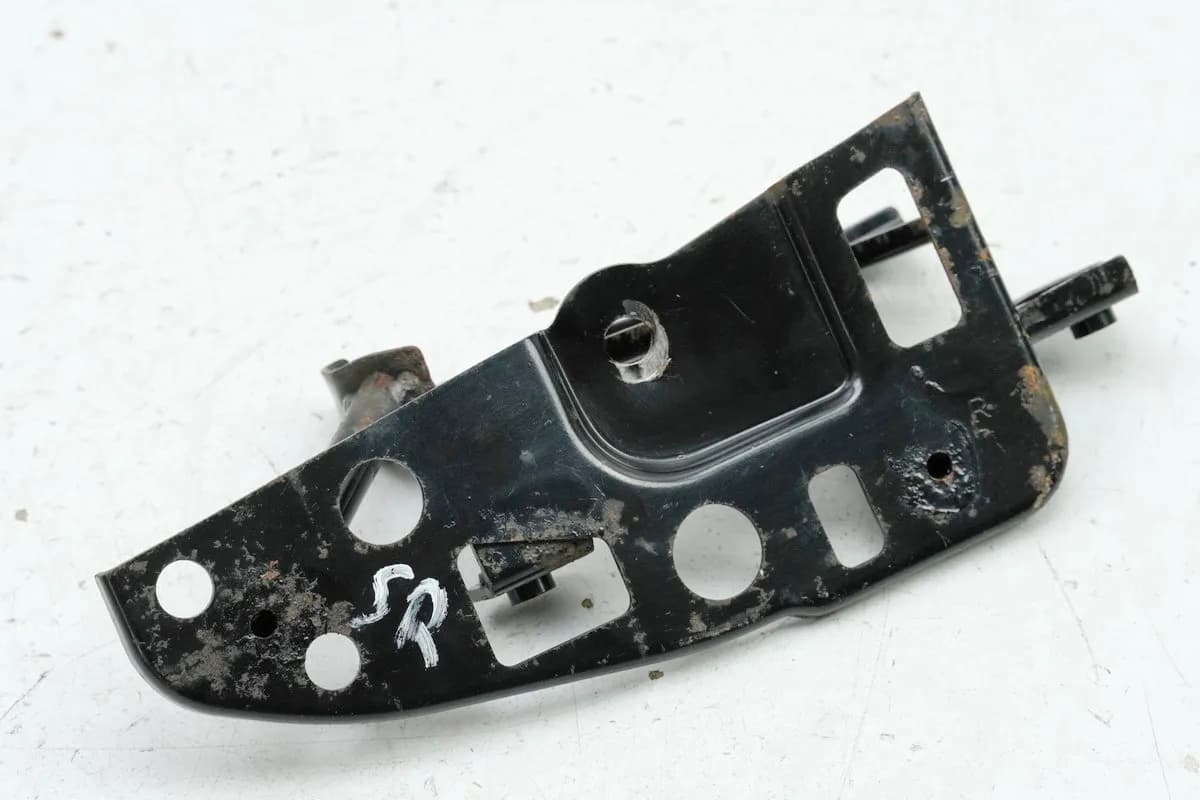 KYMCO DOWNTOWN 300 i ABS RFBV200 Halter für Trittbrett hinten rechts Halteplatte