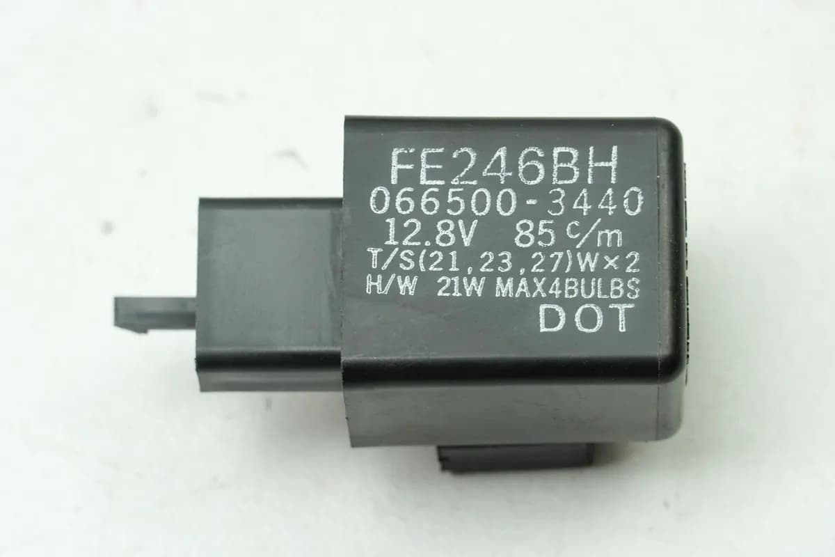 KAWASAKI ZX-7R ZX750P N Blinkrelais Blinkgeber Blinkerrelais FE246BH 96-03