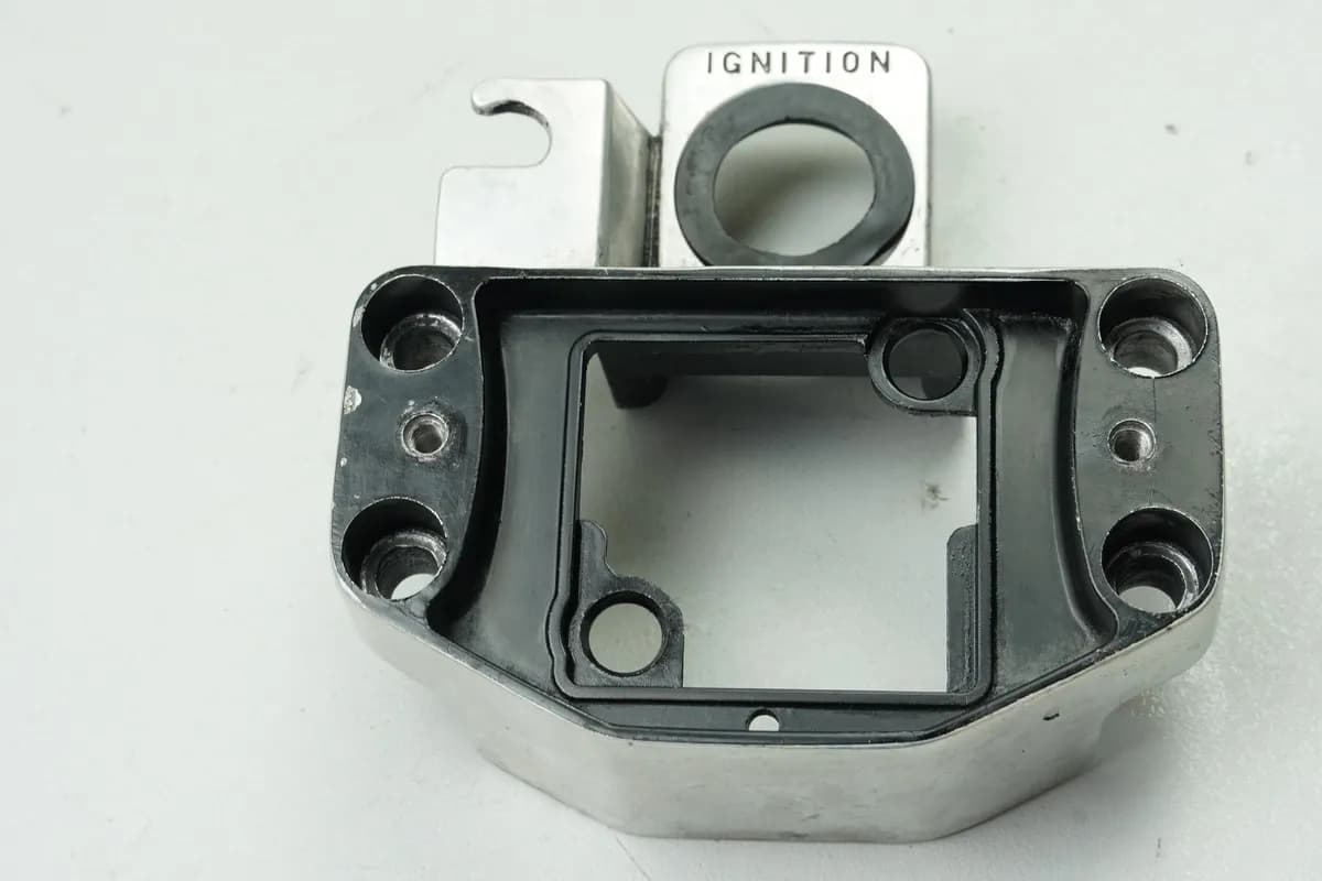 HONDA GL 500 PC02 SILVER WING Halterung Lenker oben Riser Sicherungen Gehäuse