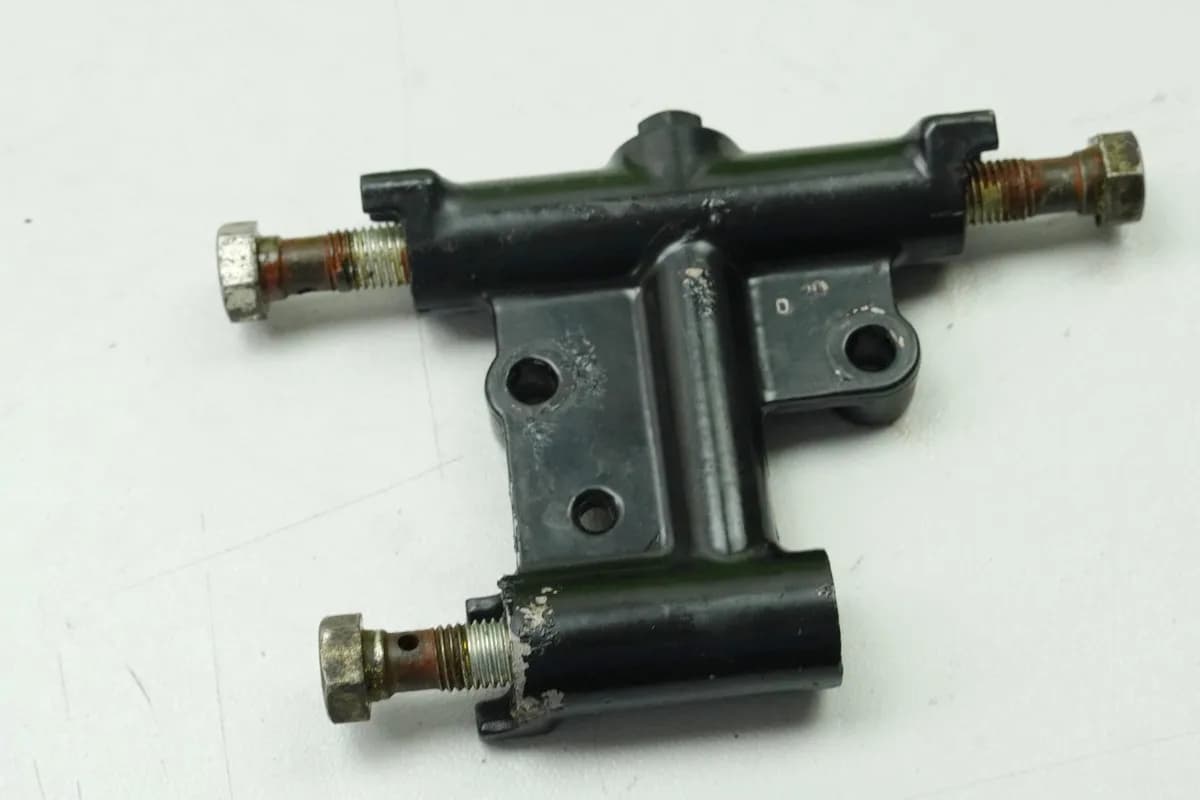 HONDA CX 500 C PC01 Bremsverteiler Bremsdruckverteiler Bremsleitung vorn