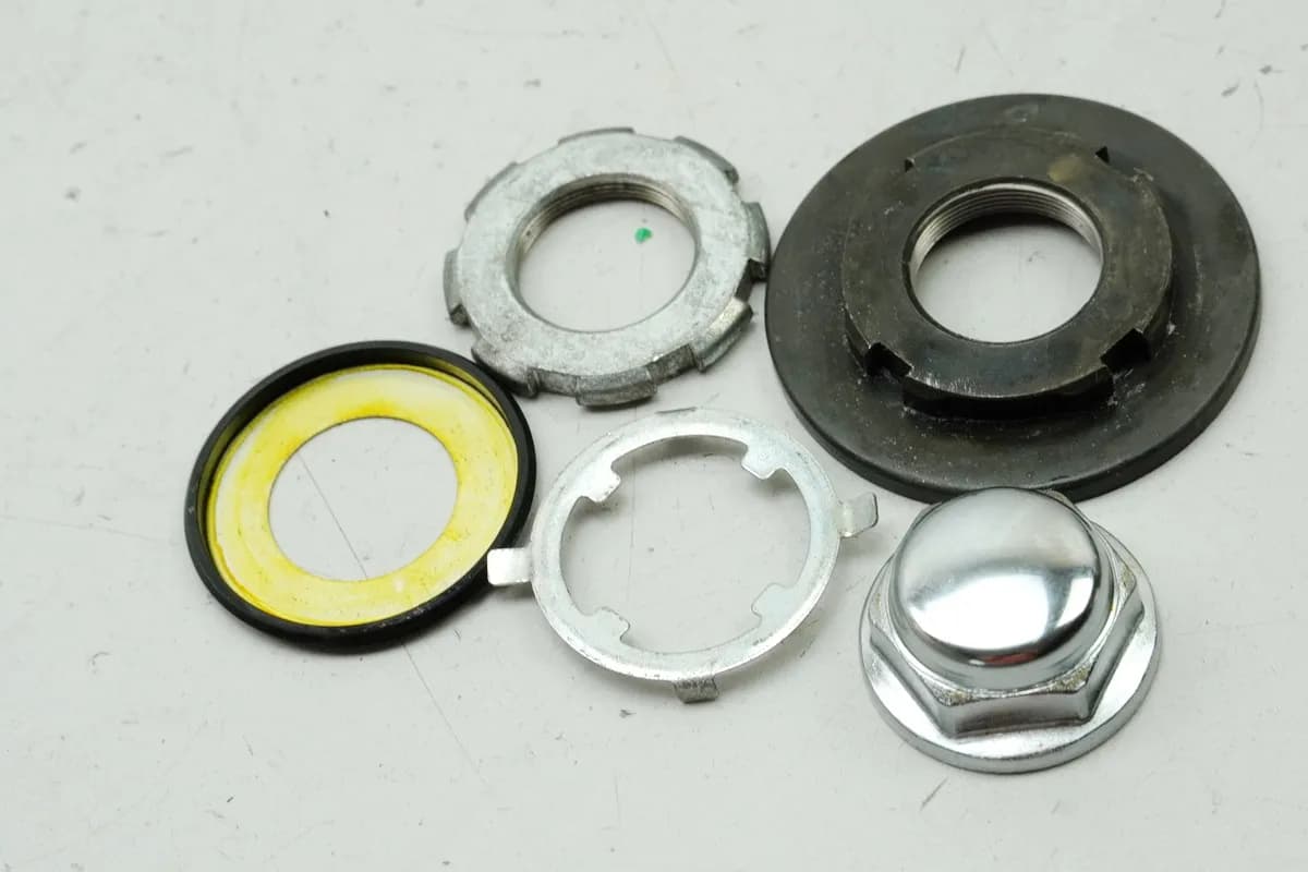 HONDA CBF 1000 FA SC64 Mutter Sicherung Lenkkopf Gabelbrücke Schraube