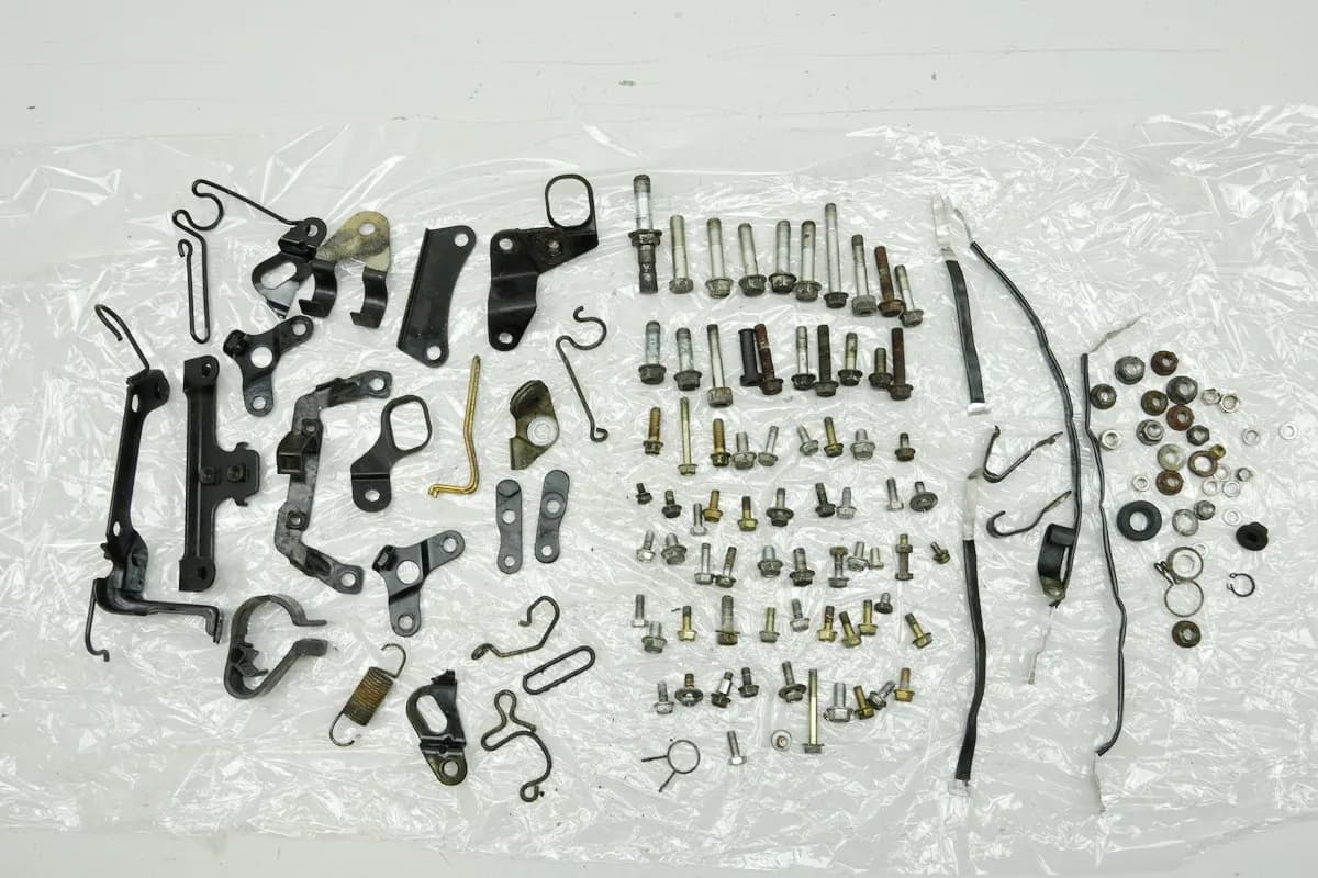 HONDA CB 450 N PC14 Schrauben Kleinteile Halter (für Rahmen Fahrwerk Verkleidung