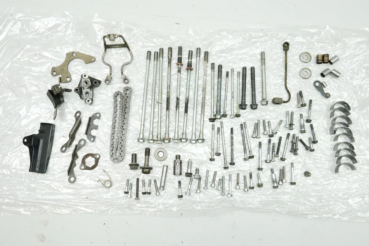 HONDA CB 450 N PC14 Schrauben Kleinteile (für Motor)