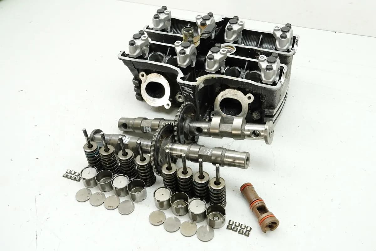 YAMAHA VMX-12 VMAX 1200 2WE Zylinderkopf hinten Nockenwelle Ventile (für Motor)