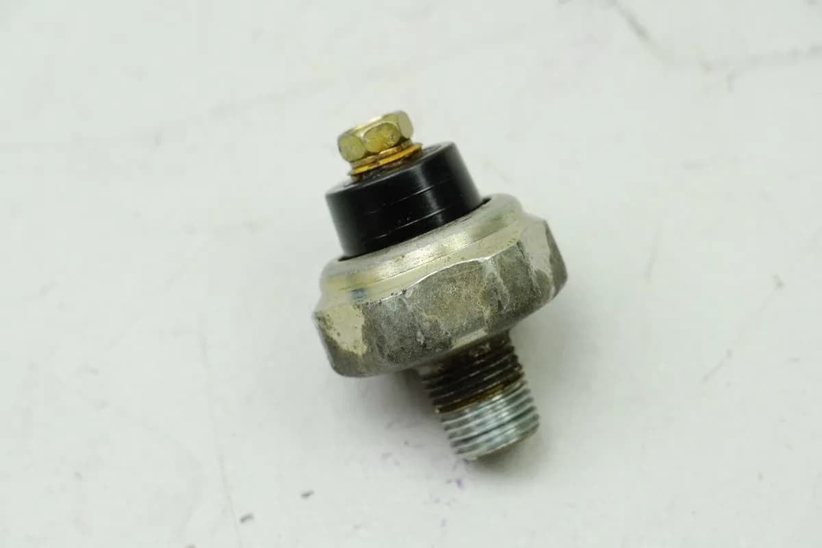KAWASAKI ZX-7R ZX750P Öldruckschalter (für Motor Ölkreislauf) 96-03