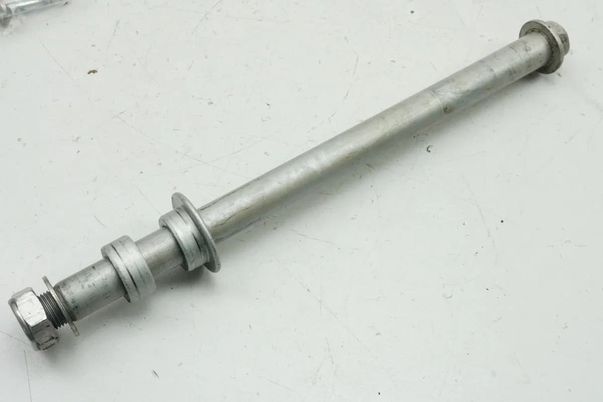 HONDA CBR 600 F PC41 ABS Steckachse hinten Achse Distanzhülsen