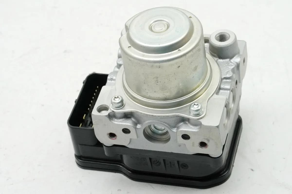 HONDA CBR 600 F PC41 ABS Pumpe Steuerteil Druckmodulator