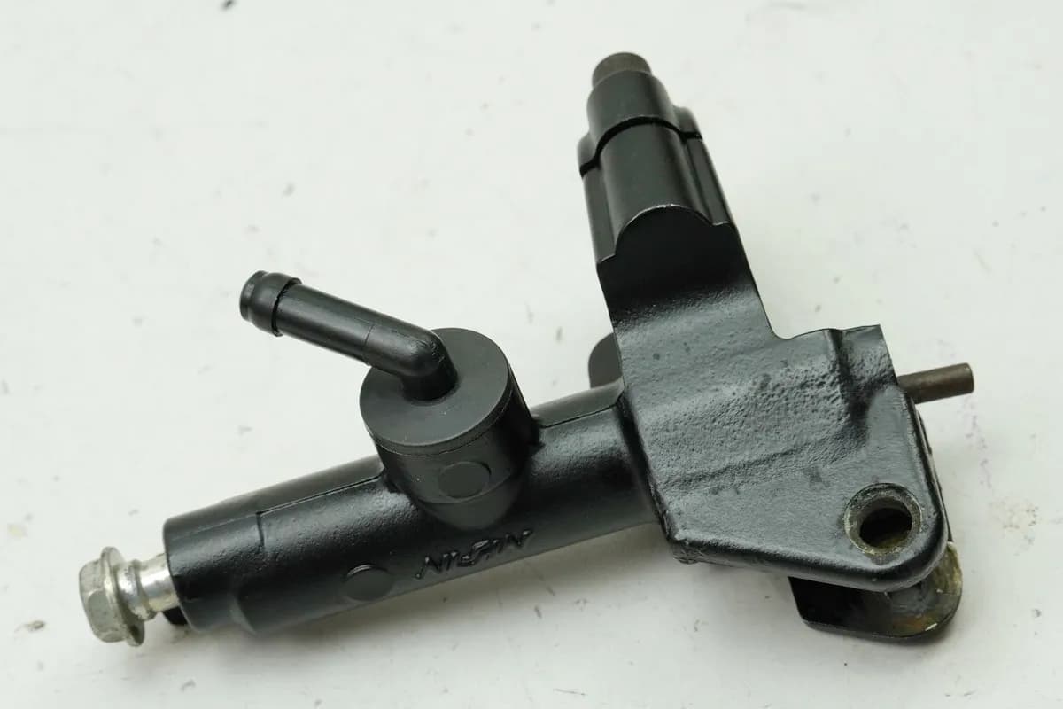 KAWASAKI ZX-7R ZX750P Kupplungszylinder Druckgeber Kupplungspumpe Nissin 96-03