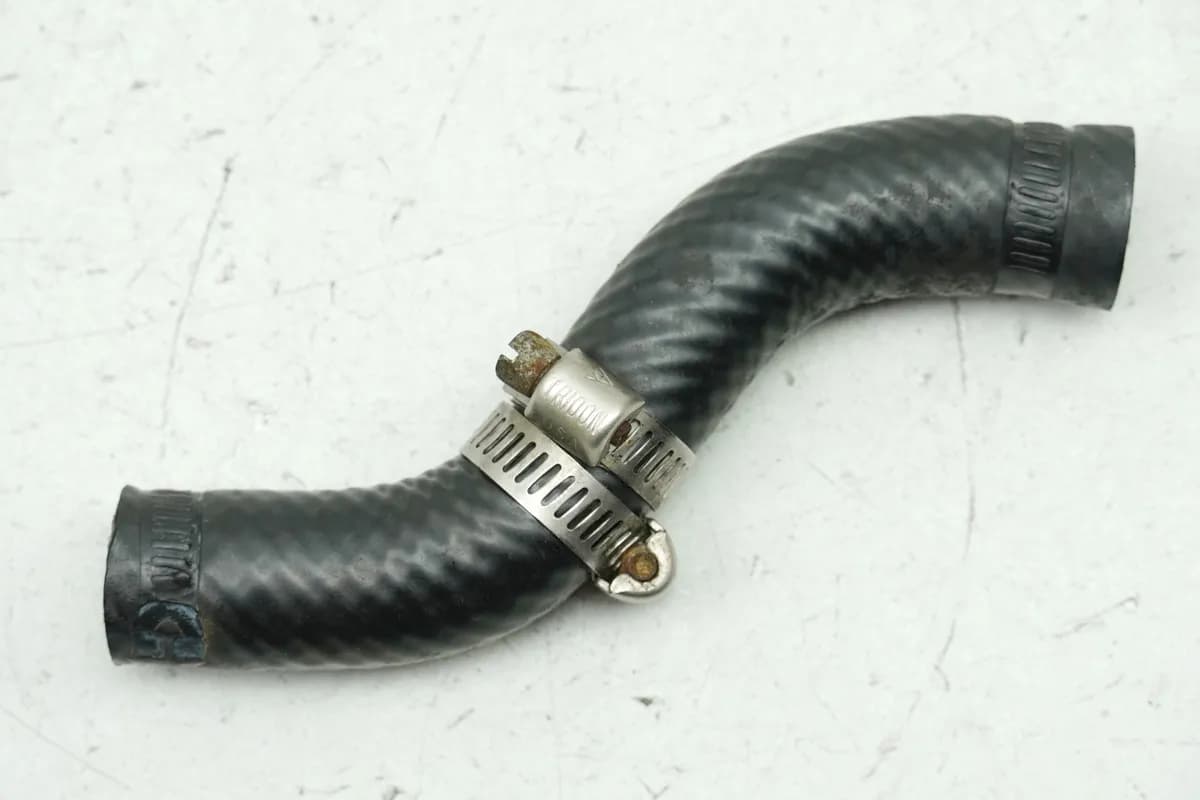 YAMAHA VMX-12 VMAX 1200 2WE Kühlerschlauch Motor -- Kühler unten