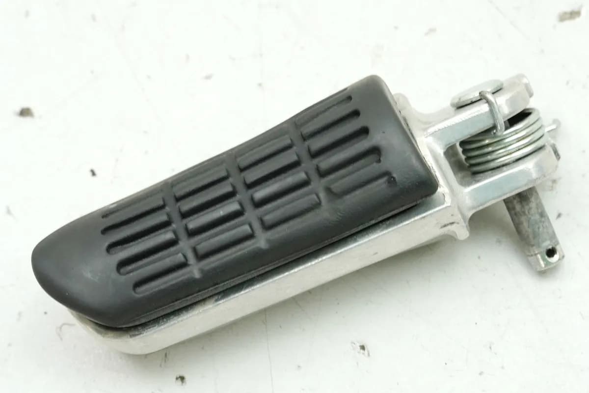 HONDA CBF 1000 FA SC64 Fußraste Fahrer links (für Fußrastenplatte Halter)