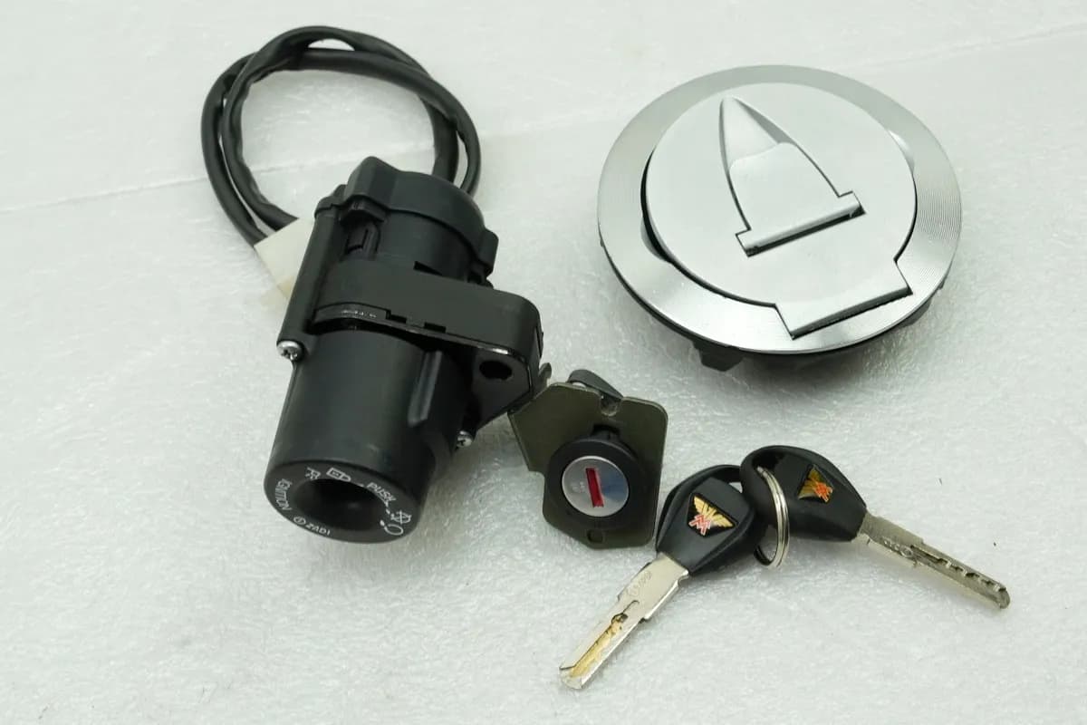 MOTO MORINI CORSARO 1200 Schloßsatz Zündschloß Tankdeckel 2 Schlüssel