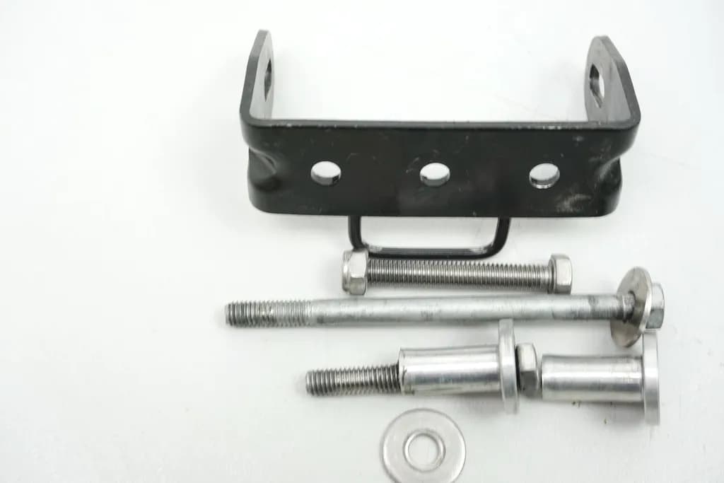 APRILIA RSV 1000 RR ZD4RR HALTERUNG TANK HINTEN AUFNAHME TANKHALTER