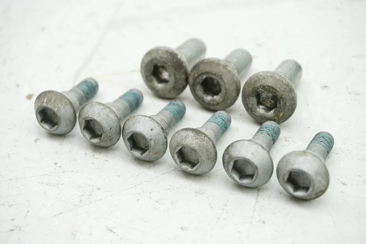 YAMAHA MT 125 A RE39 Schrauben Bremsscheibe vorn & hinten