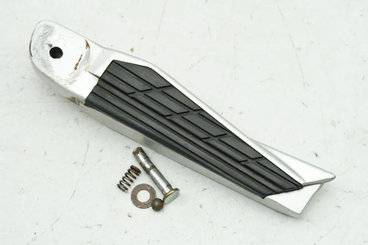 KYMCO XCiting 500 i RFBT70040 Fußraste Sozius rechts Footrest