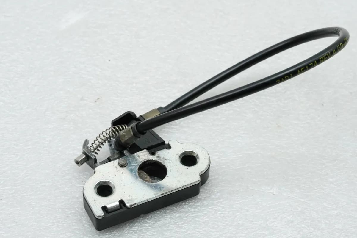 MOTO MORINI CORSARO 1200 Verschluß Sitz Verriegelung Seilzug Öffner Soziussitz