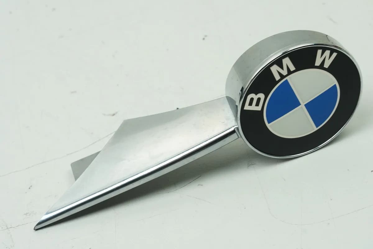 BMW K 1200 LT A K2LT Träger Plakette rechts Emblem Logo Halter Seitenverkleidung