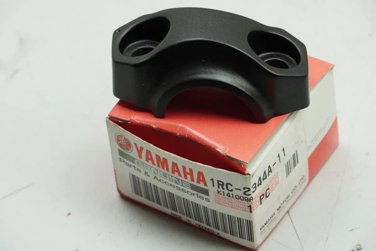 YAMAHA MT XSR XJR original Lenkerhalter oben Lenkerklemmung Riser Halter - NEU