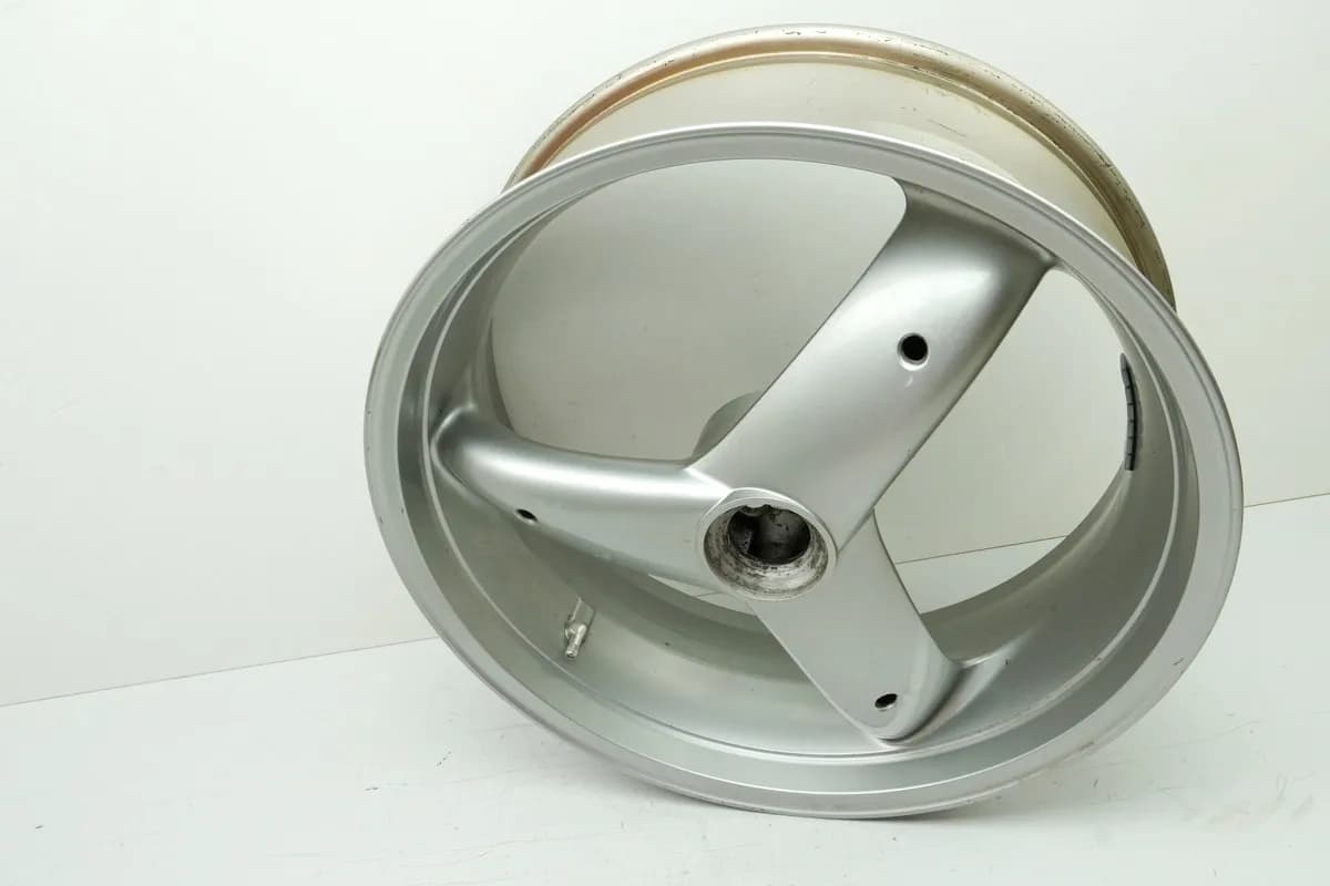 TRIUMPH SPEED TRIPLE 955 i 595 N Felge hinten Hinterrad Wheel unfallfrei