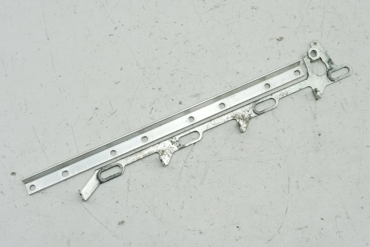 KAWASAKI ZXR 750 ZX750J Halter Strebe für Vergaser Keihin719 Leiste Chokezug