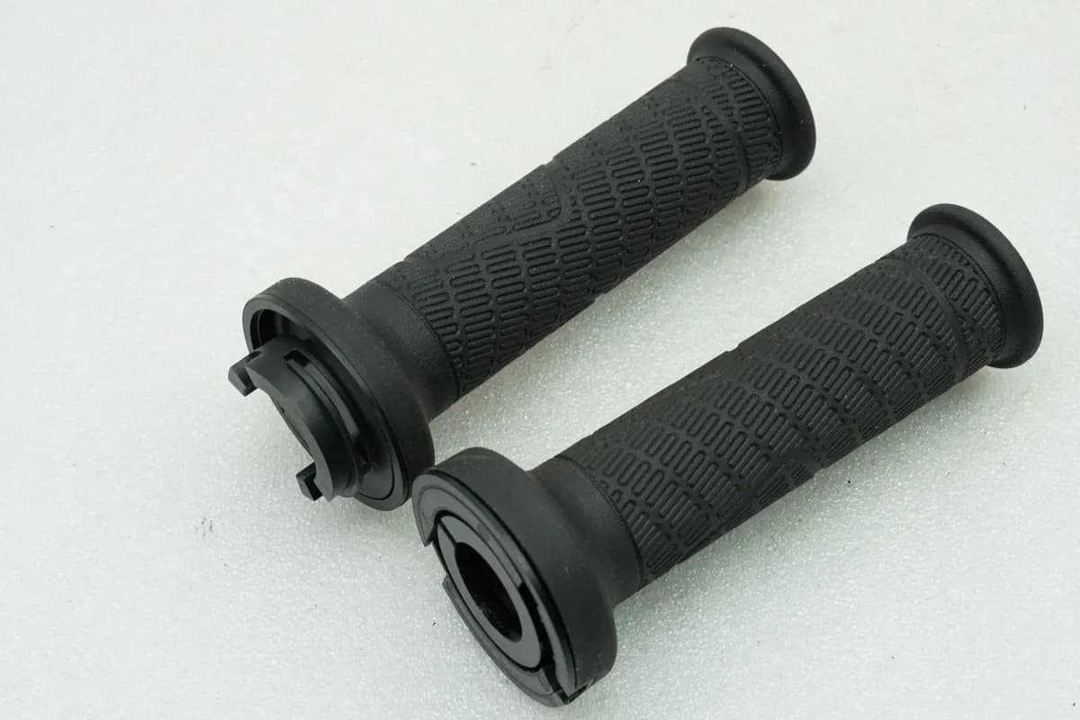 KTM 1290 SUPERDUKE R Gasgriff Griffgummi Griffe Lenkergriff Festgriff NEU 17-19