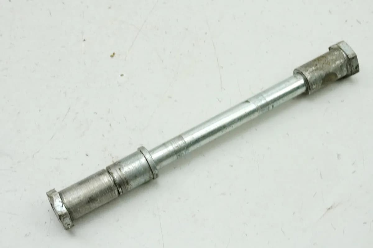 KAWASAKI Z 750 E KZ750E Steckachse vorn Achse Distanzhülse Distanz (für Felge)