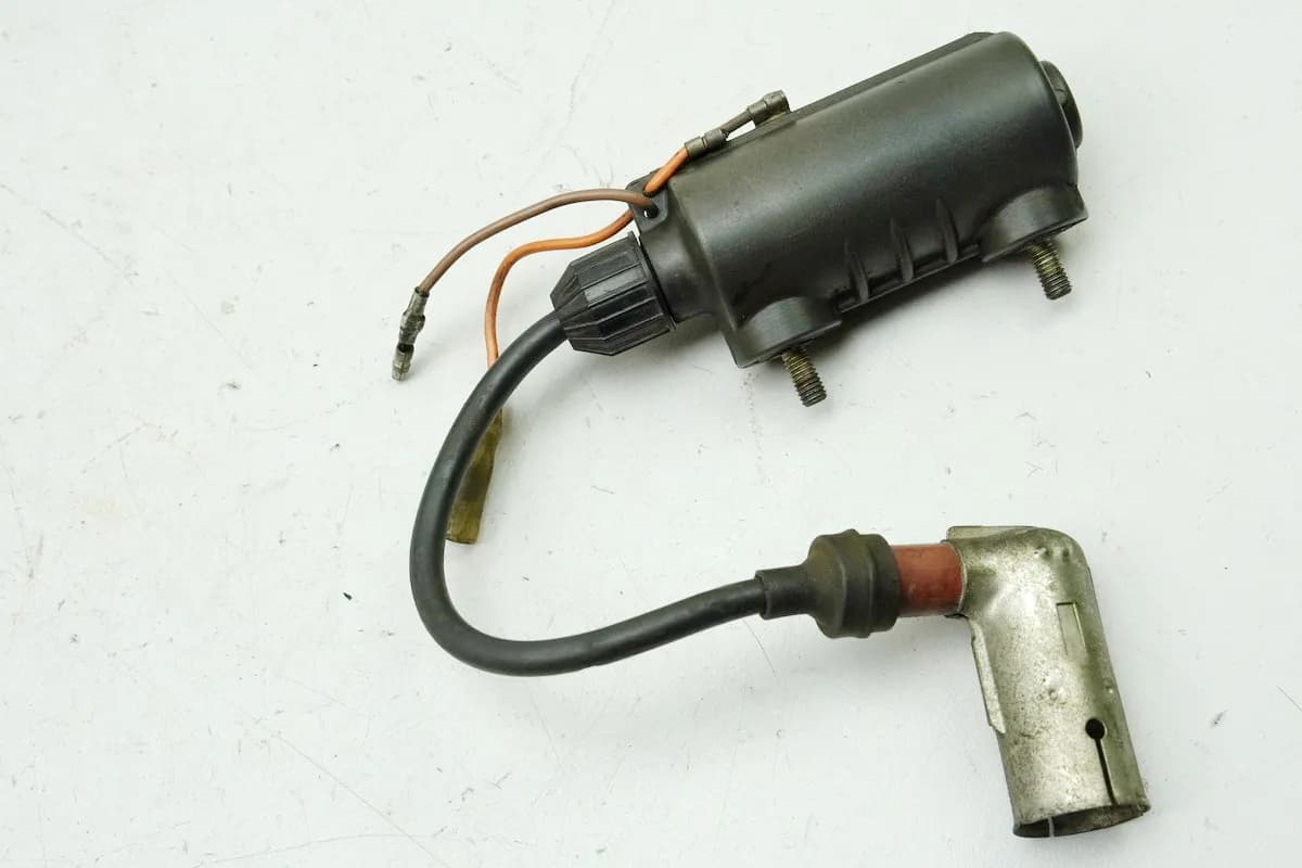 YAMAHA DS7 250 Zündspule Zündkerzenstecker Ignition Coil (für Zündung Motor)