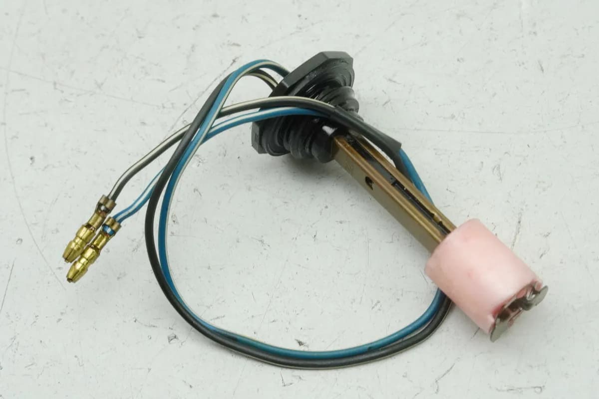 SUZUKI RG 125 NF12B GAMMA Sensor Ölstand (für Öltank Ölbehälter)