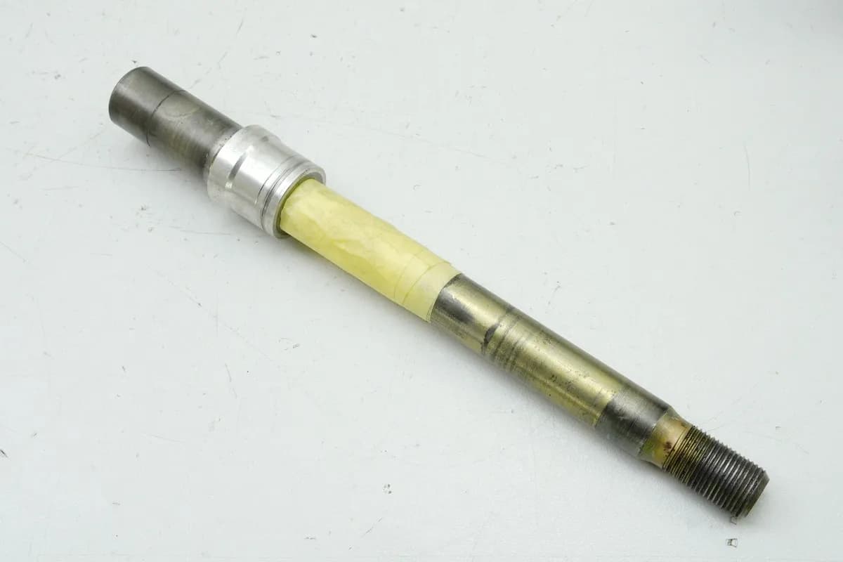 TRIUMPH SPEED TRIPLE 955 i 595 N Steckachse vorn Achse Distanzhülse (für Felge)