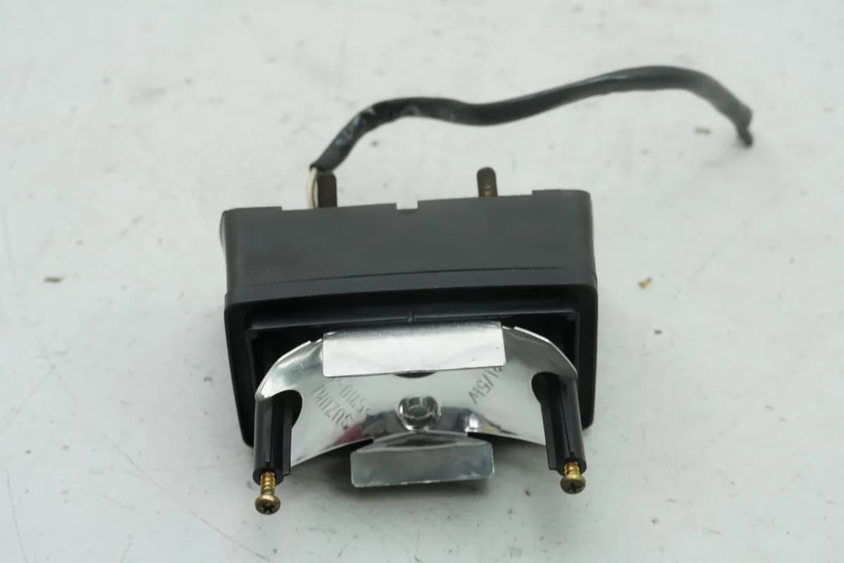 SUZUKI RG 125 NF12B GAMMA Rücklicht Gehäuse Fassung Lampe