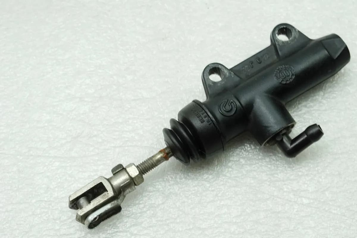 MOTO MORINI CORSARO 1200 Bremszylinder hinten Bremspumpe Fußbremszylinder Brembo