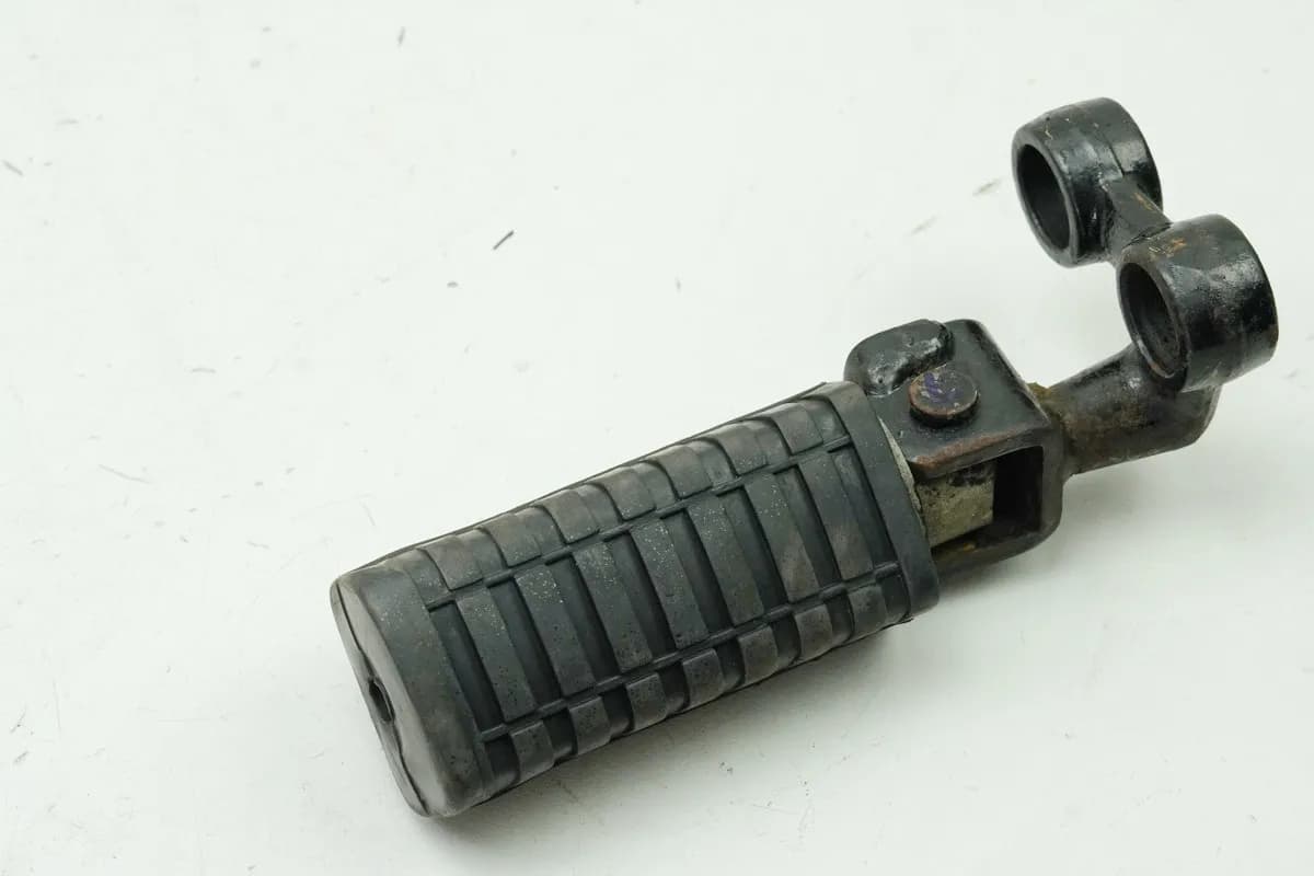 KAWASAKI Z 750 E KZ750E Fußraste Fahrer links vorn Fußrastengummi Halter Platte