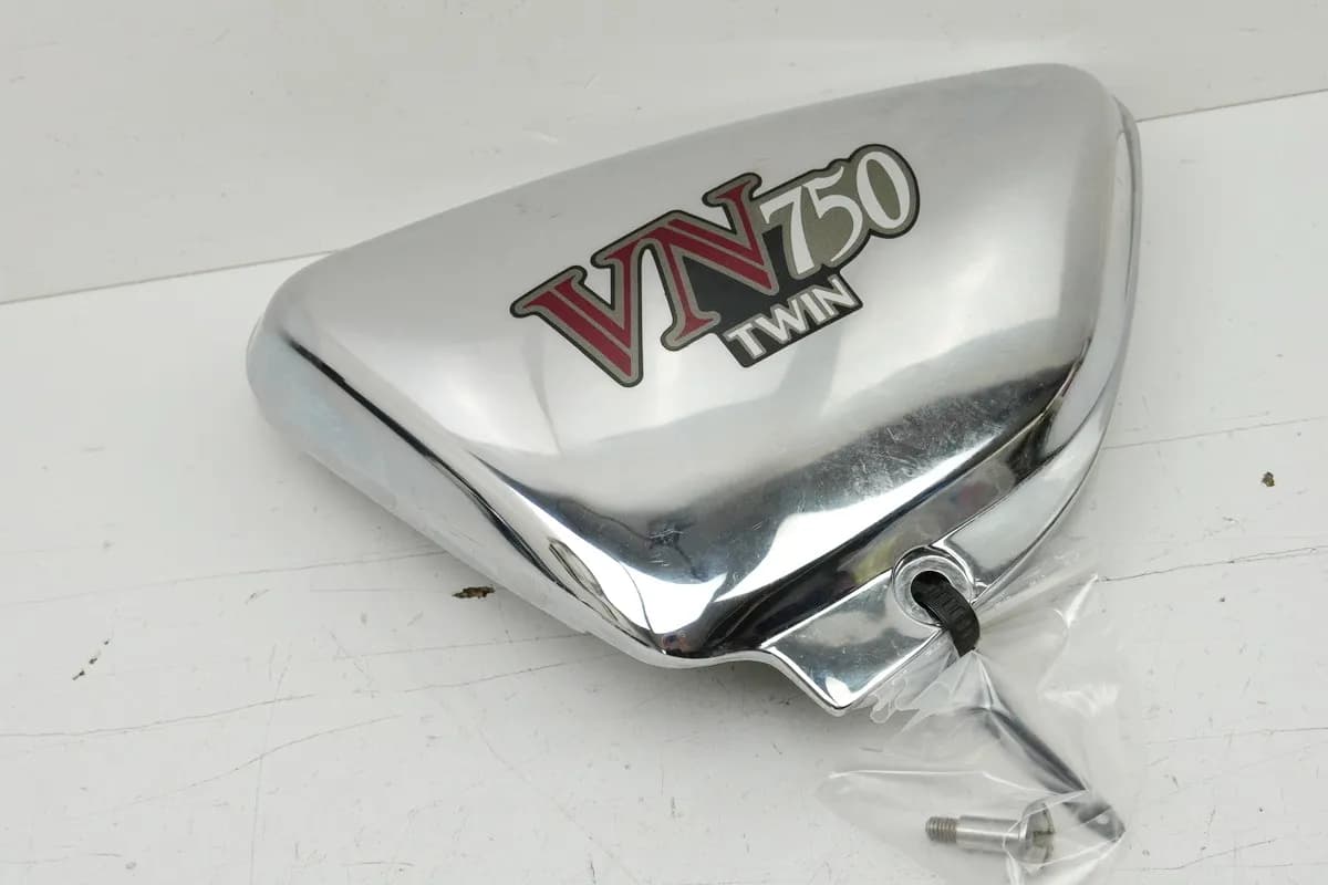 KAWASAKI VN 750 A-D Vulkan Twin Seitendeckel links Abdeckung Cover Blende Chrom
