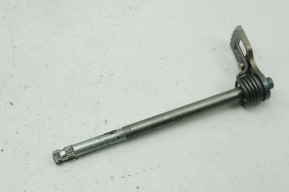 SUZUKI RG 125 NF12B GAMMA Schaltwelle (für Schalthebel Getriebe Motor)