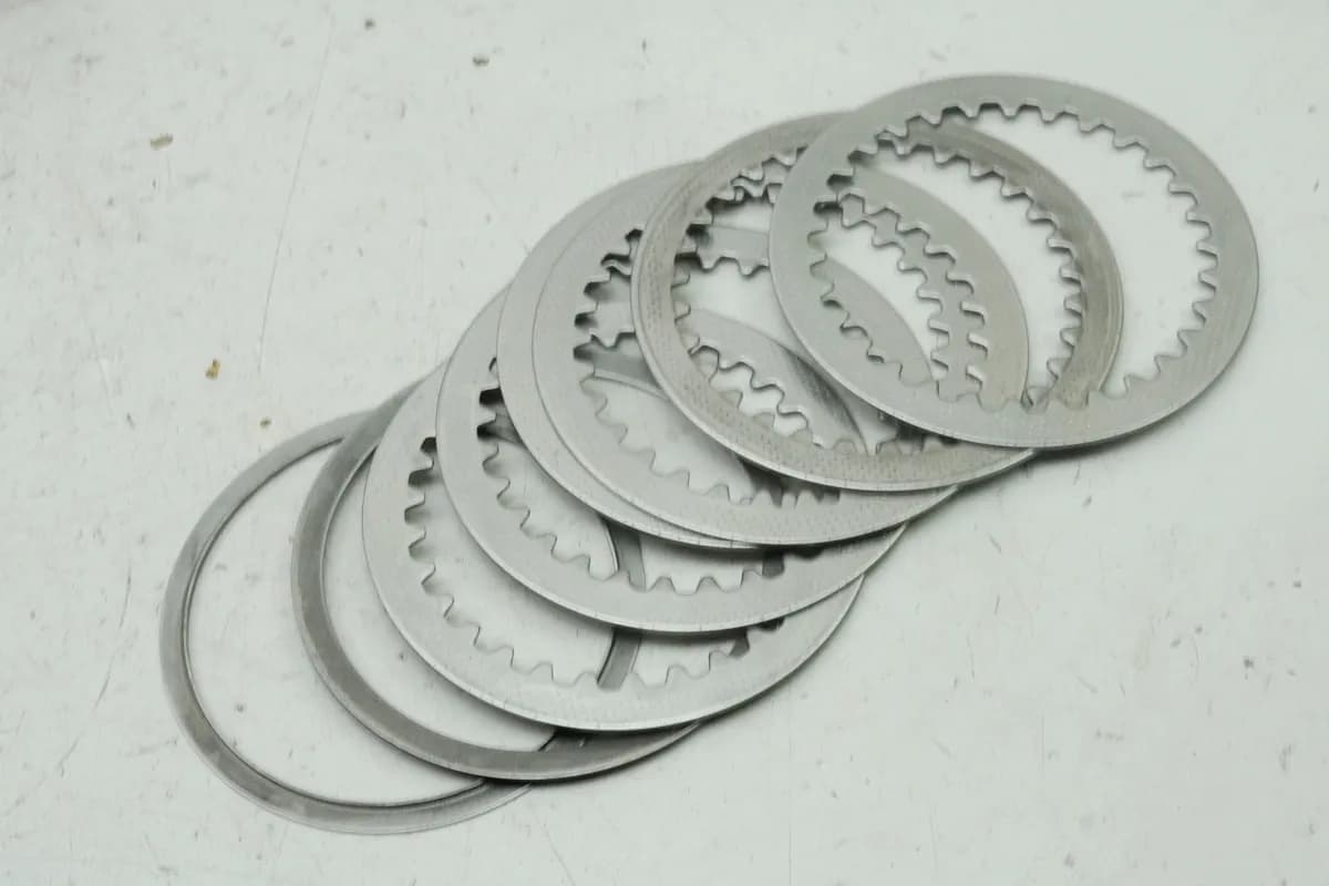 SUZUKI RG 125 NF12B GAMMA Stahlscheiben Kupplung Metallscheiben (für Motor)