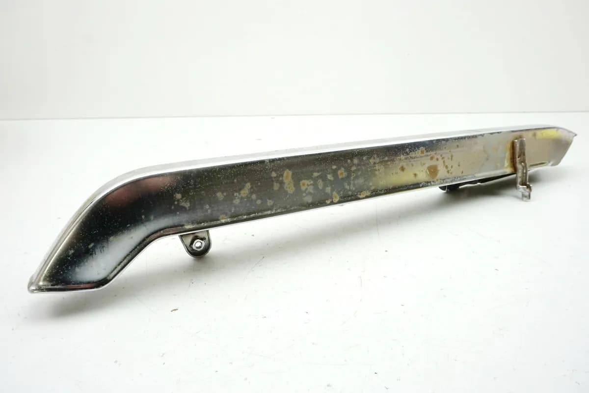 SUZUKI TU 125 XT Kettenschutz Schwinge Abdeckung Cover