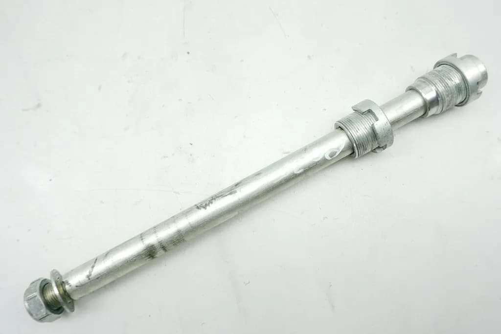 HONDA CBR 600 PC35 SCHWINGACHSE ACHSE SCHWINGE DISTANZEN 99-00