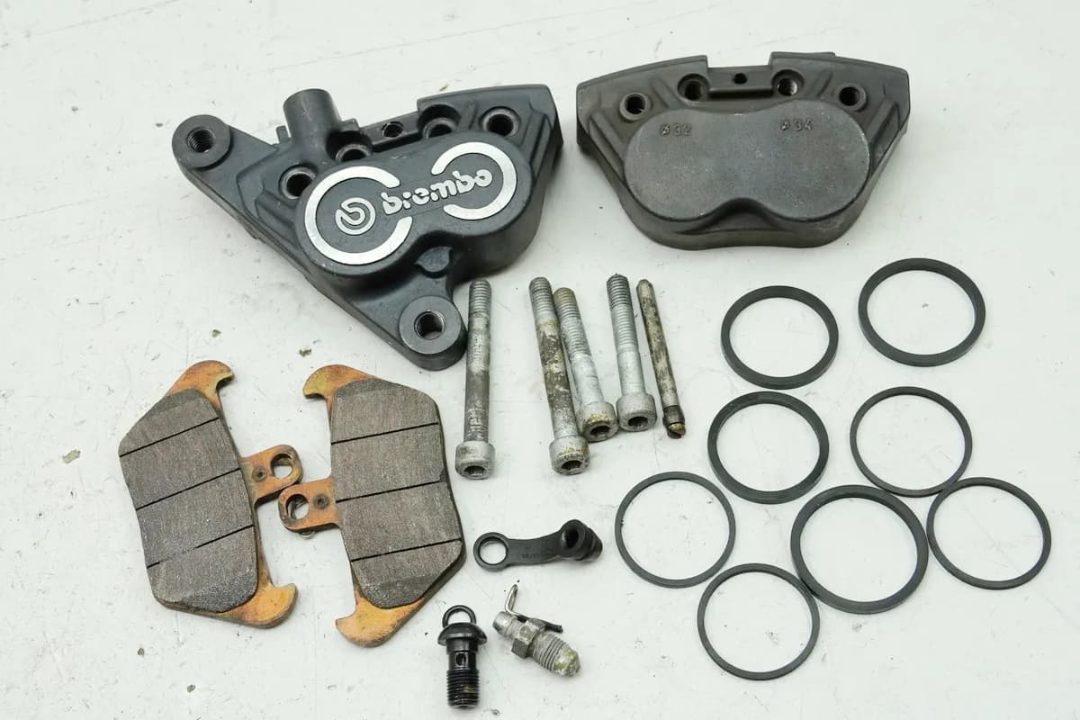 BMW K 1200 LT A K2LT Bremssattel links vorn Brembo Bremszange