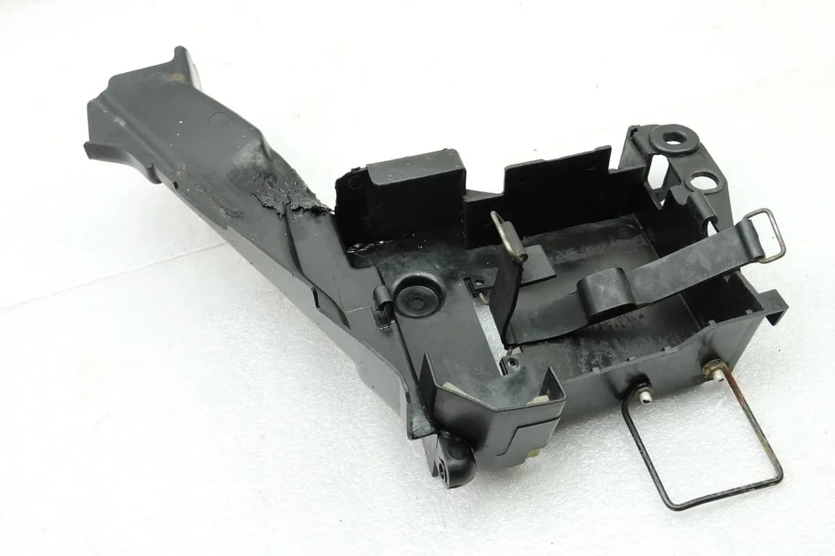 YAMAHA DT 125 R 4BL Batteriekasten Batteriefach Halter Batterie (für Rahmen)