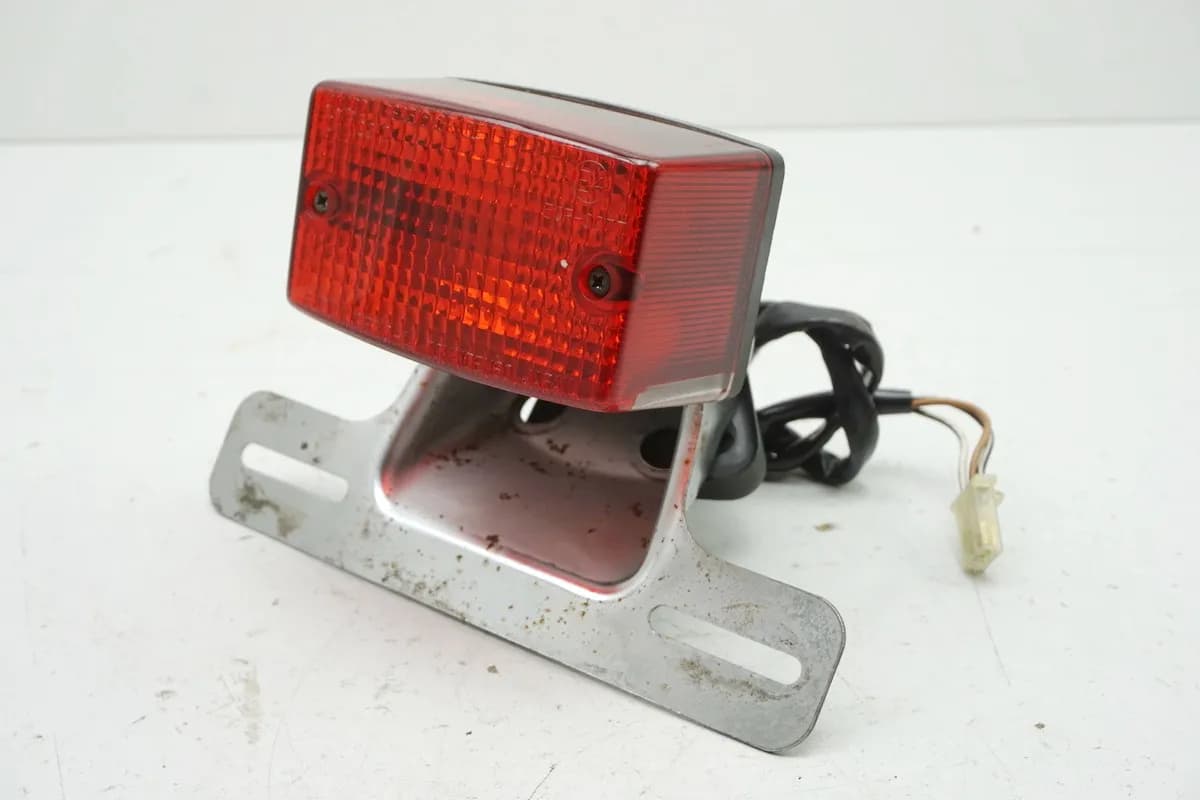 SUZUKI TU 125 XT Rücklicht Lampe Tail Light rear Halterung