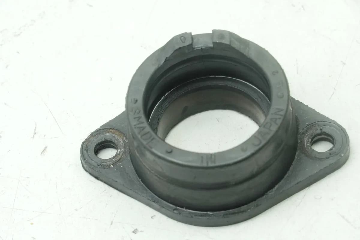 SUZUKI RG 125 NF12B GAMMA Ansaugstutzen Gummi (für Motor Zylinder Vergaser)