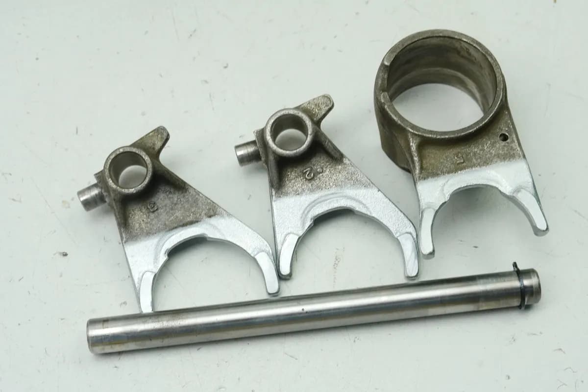 KAWASAKI Z 750 E KZ750E Schaltklauen Welle Schaltgabeln (für Getriebe Motor)